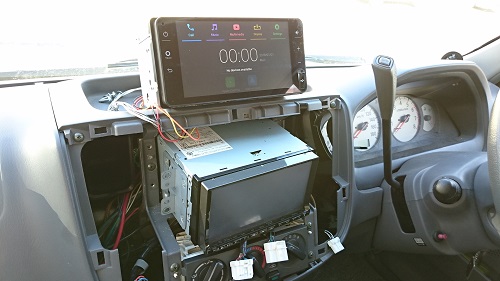 台湾パソコンメーカーASUSのカーオーディオを車両へ仮装着
