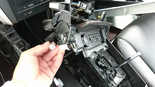 トヨタ・カムリでのドライブレコーダー用電源取得