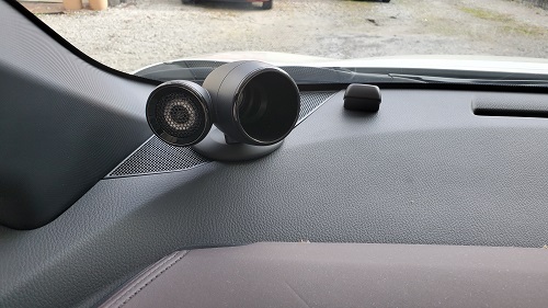 トヨタC-HRへ装着済みのディーラーオプションホーンツィーター