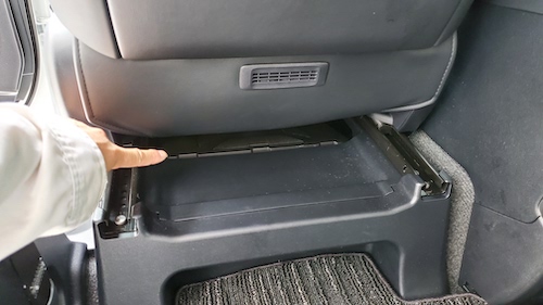 30系アルファードディスプレイオーディオJBL付車助手席下へのアンプ内蔵サブウーハー追加設置