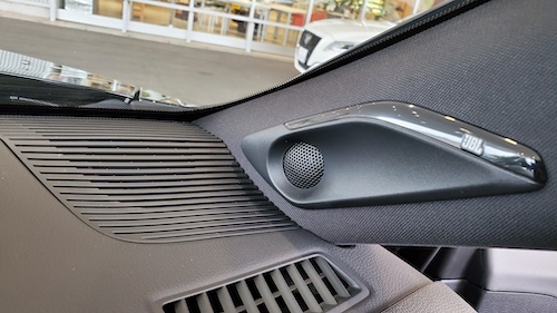 トヨタ新型ハリアー(80系)JBL付車オーディオ下見 | 音を良くする 