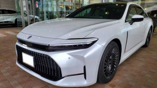 AZSH32 新型クラウンセダン　モデリスタ　ほぼ新品 AZSH32 新型クラウンセダン モデリスタ ほぼ新品 AZSH32 新型クラウン