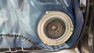 オーディオ音質向上目的のスピーカー交換を実施後の、ダイハツミライース(LA300S型)純正ドアスピーカー