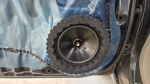 オーディオ音質向上目的のスピーカー交換を実施後の、ダイハツミライース(LA300S型)ドアスピーカー