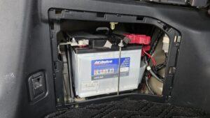低音増強目的のサブウーハーを付け替え後の、30系ヴェルファイアJBL付車電源ケーブル接続バッテリー