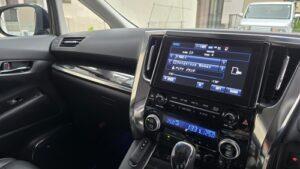 低音増強目的のサブウーハーを付け替え後の、30系ヴェルファイアJBL付車オーディオ全景