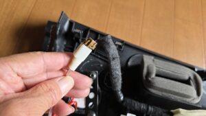 オーディオ音質向上目的のスピーカー交換を実施中の、日産セレナ(C28型)最上級グレードルキシオンツィーター接続