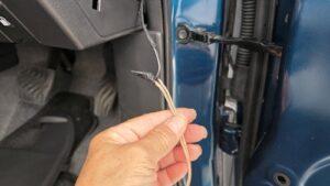 オーディオ音質向上目的のスピーカー交換を実施前の、日産セレナ(C28型)最上級グレードルキシオンツィーター配線