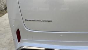 オーディオ音質向上目的のスピーカー交換と低音増強目的のサブウーハー追加を実施した、40系アルファードPHEVエグゼクティブラウンジJBL付車