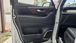 オーディオ音質向上目的のスピーカー交換と低音増強目的のサブウーハー追加を実施後の、40系アルファードPHEVエグゼクティブラウンジJBL付車ドア