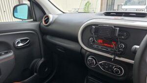 オーディオ音質向上目的のスピーカー交換を実施前の、ルノートゥインゴGTオーディオ全景